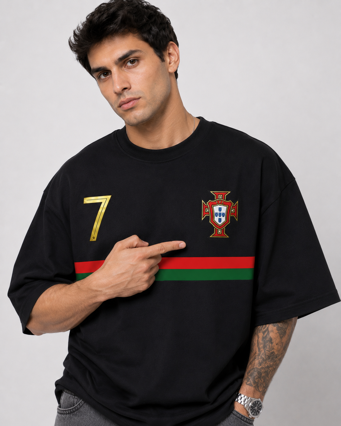 🇵🇹 Cristiano Ronaldo 7 Portugal Oversized T-Shirt – Black Gold Edition