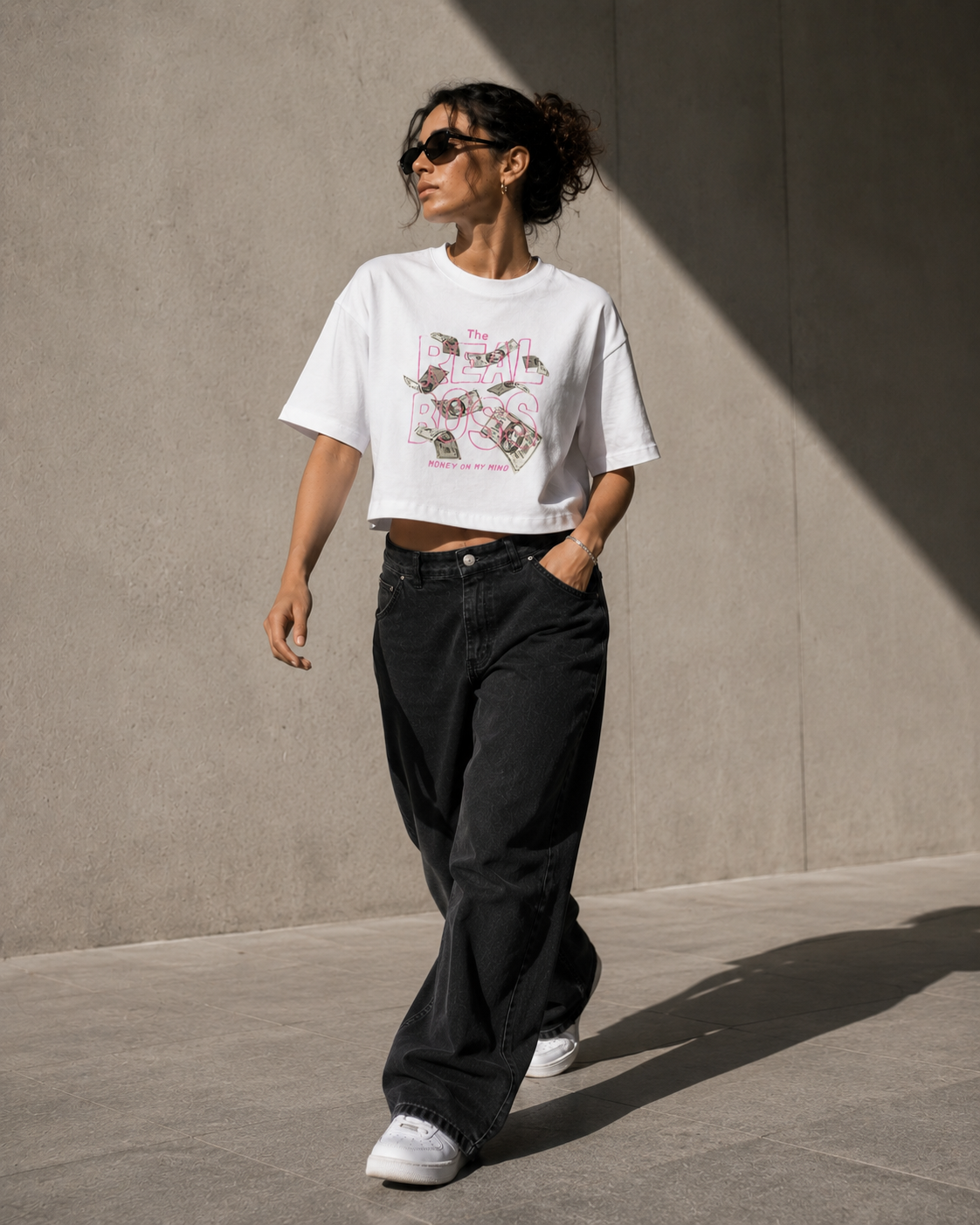 Minimal Graphic Oversized Crop Tee – Aesthetic Streetwear T-Shirt